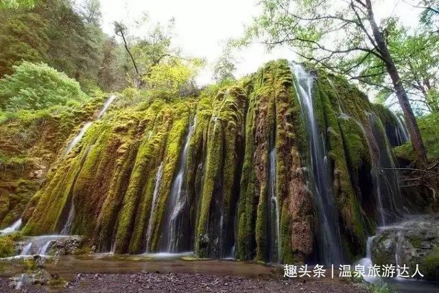 逃离海滩的女孩
